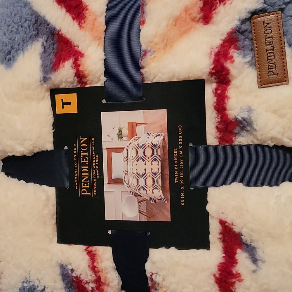Pendleton twin sherpa blanket
